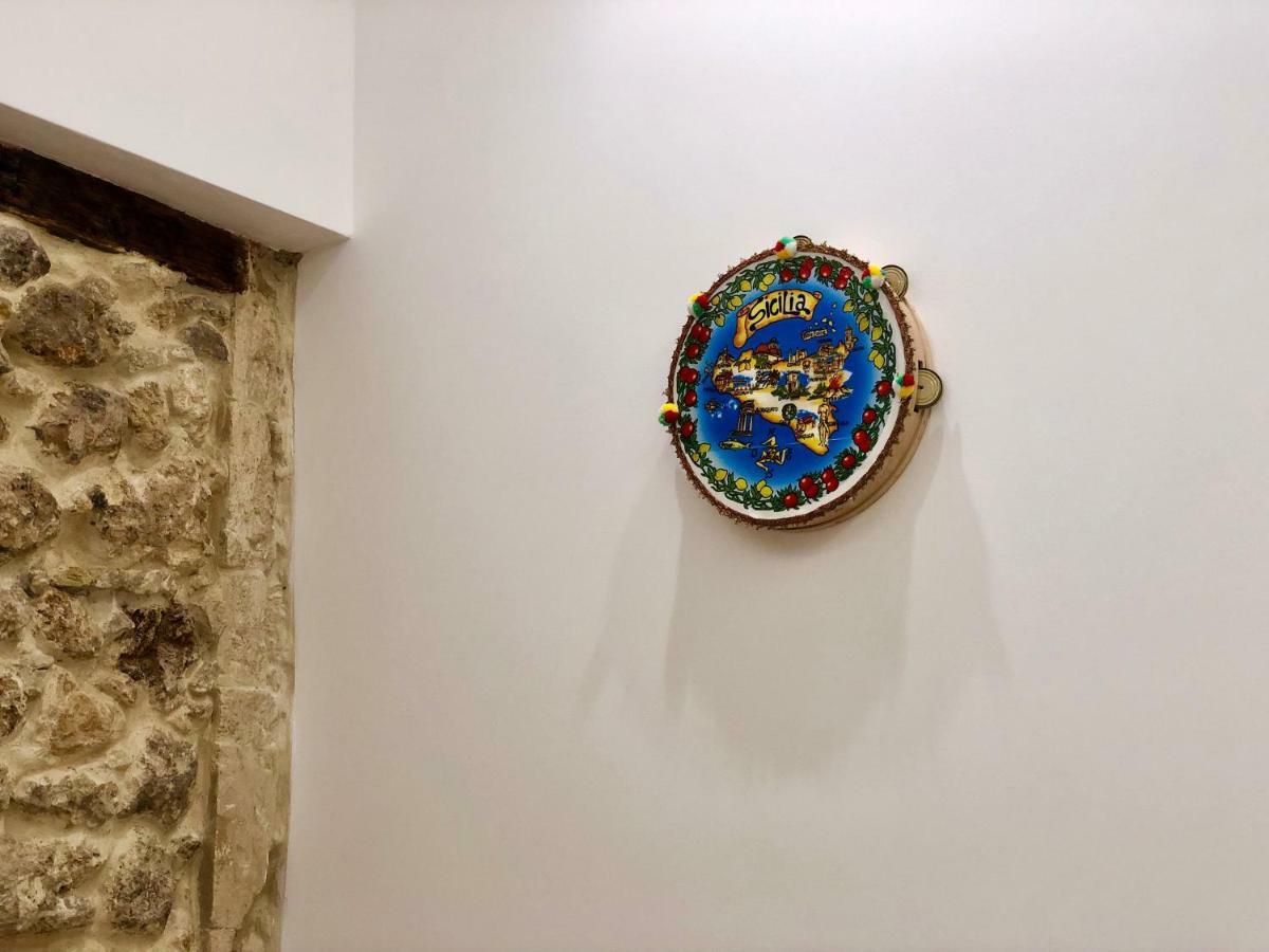 Nesh House Apartment Сиракуза Екстериор снимка